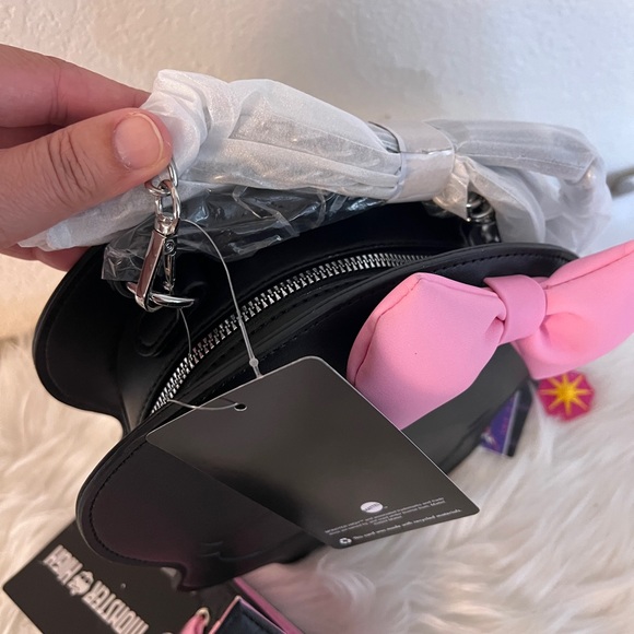 Monster High Skullette Figural Crossbody Bag & Wallet, Draculaura Earrings - Picture 9 of 9